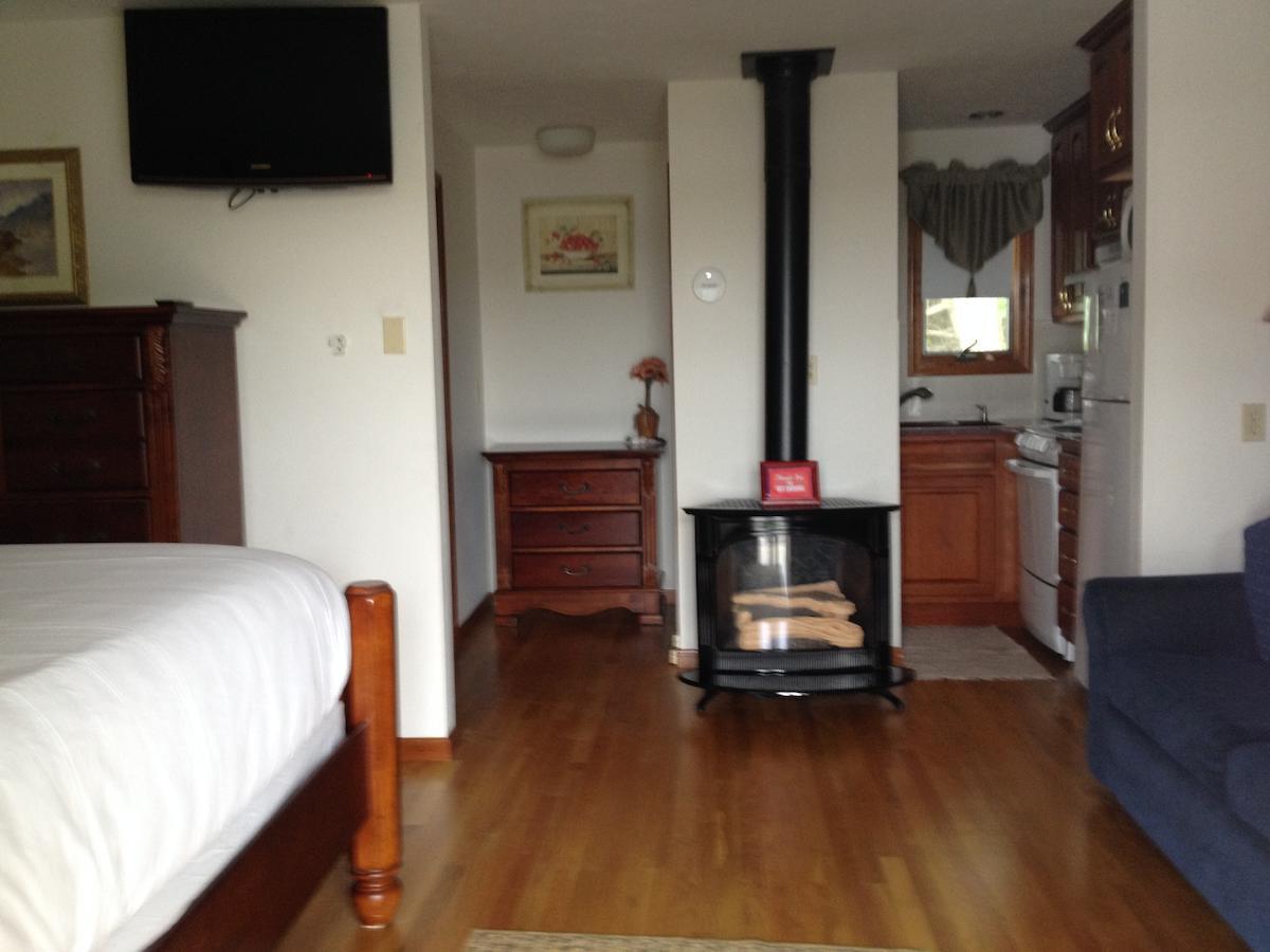 Blue Shutters Inn Carriage House Studios Ogunquit Room photo