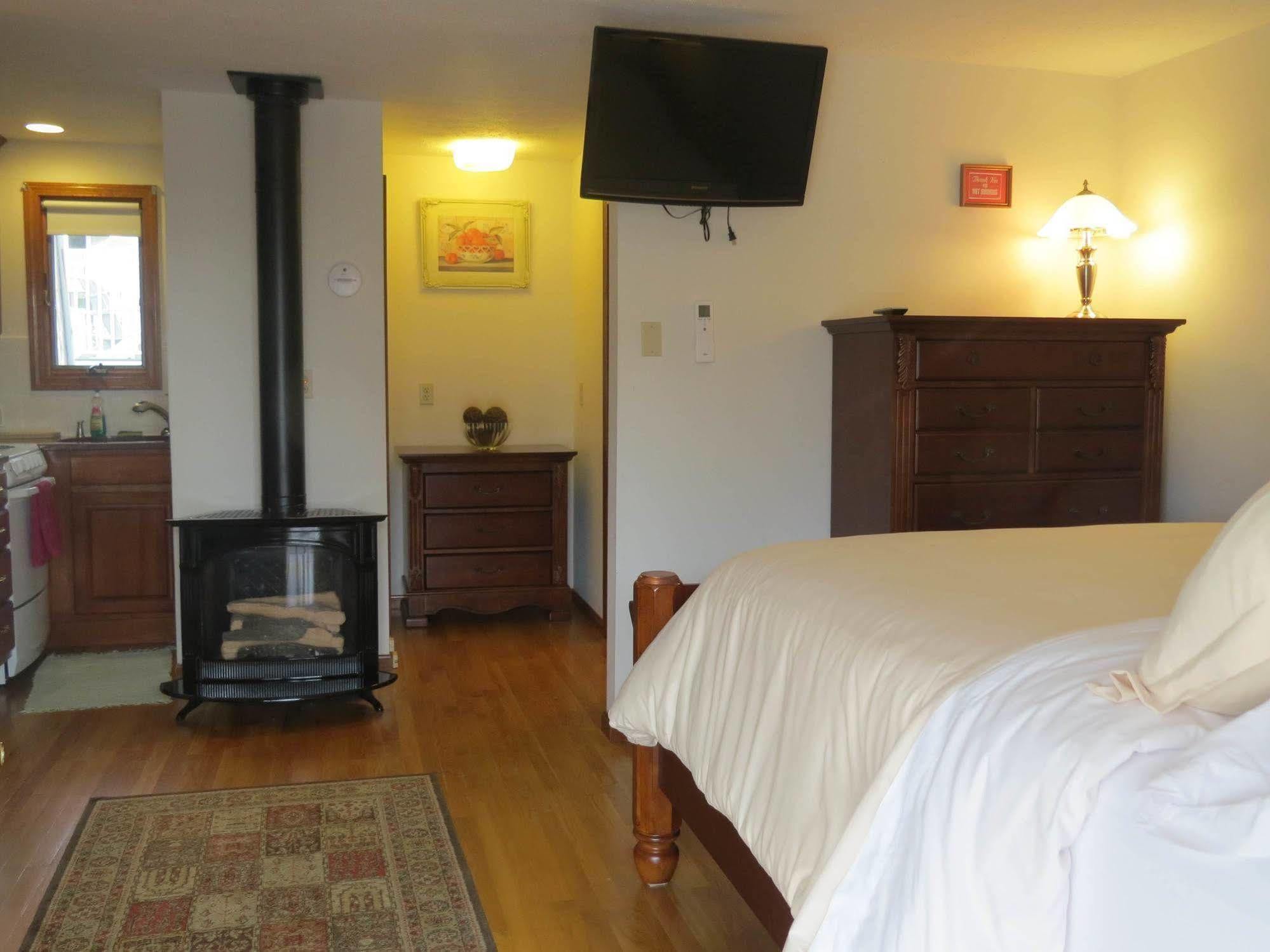 Blue Shutters Inn Carriage House Studios Ogunquit Exterior photo